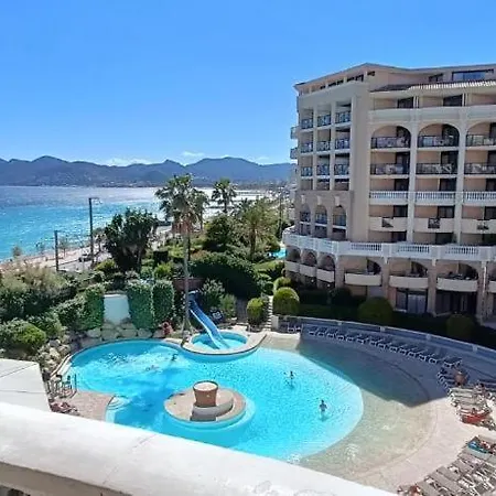 Cannes, Piscine - Vue - Terasse * Cannes